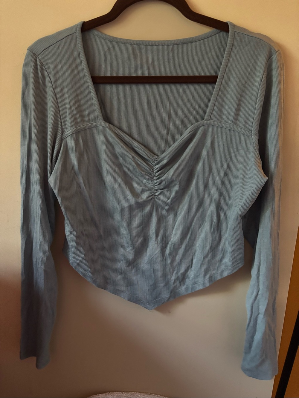 Women’s Light Gray Blue Ribbed Long-Sleeve Sweetheart Top